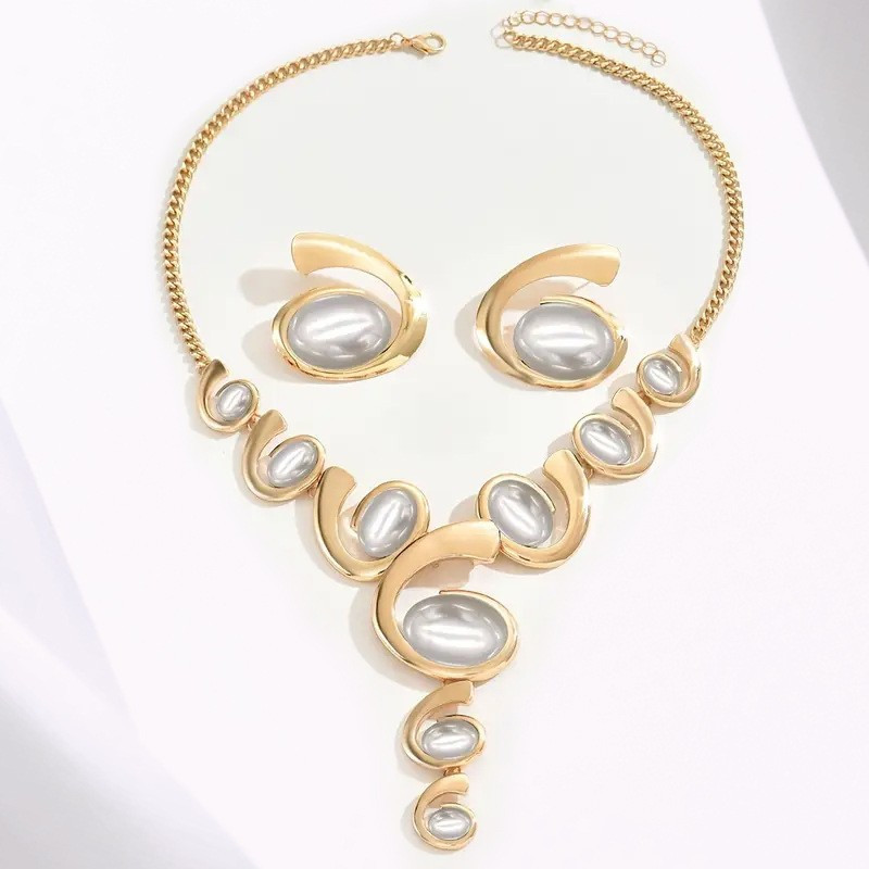 Collier à maillons et boucles d'oreilles en forme d'escargot ovale de conception rétro exagérée Collier créatif de style bohème à la mode et exquis